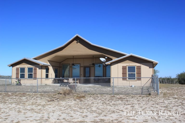 675 acres in Live Oak County, Texas The Texas Ranch Company